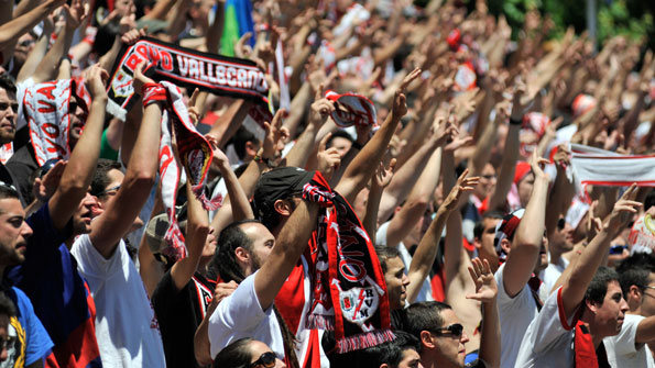 La afición del Rayo reclama daños y perjuicios a la LFP thumbnail