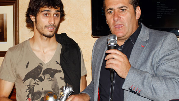 Arribas, premio Planeta Rayista al Mejor Jugador 2010/2011 thumbnail