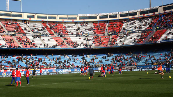 La afición del Rayo prepara el desplazamiento al Calderón thumbnail