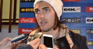 Larrivey: “El apoyo de la afición nos emociona a todos”
